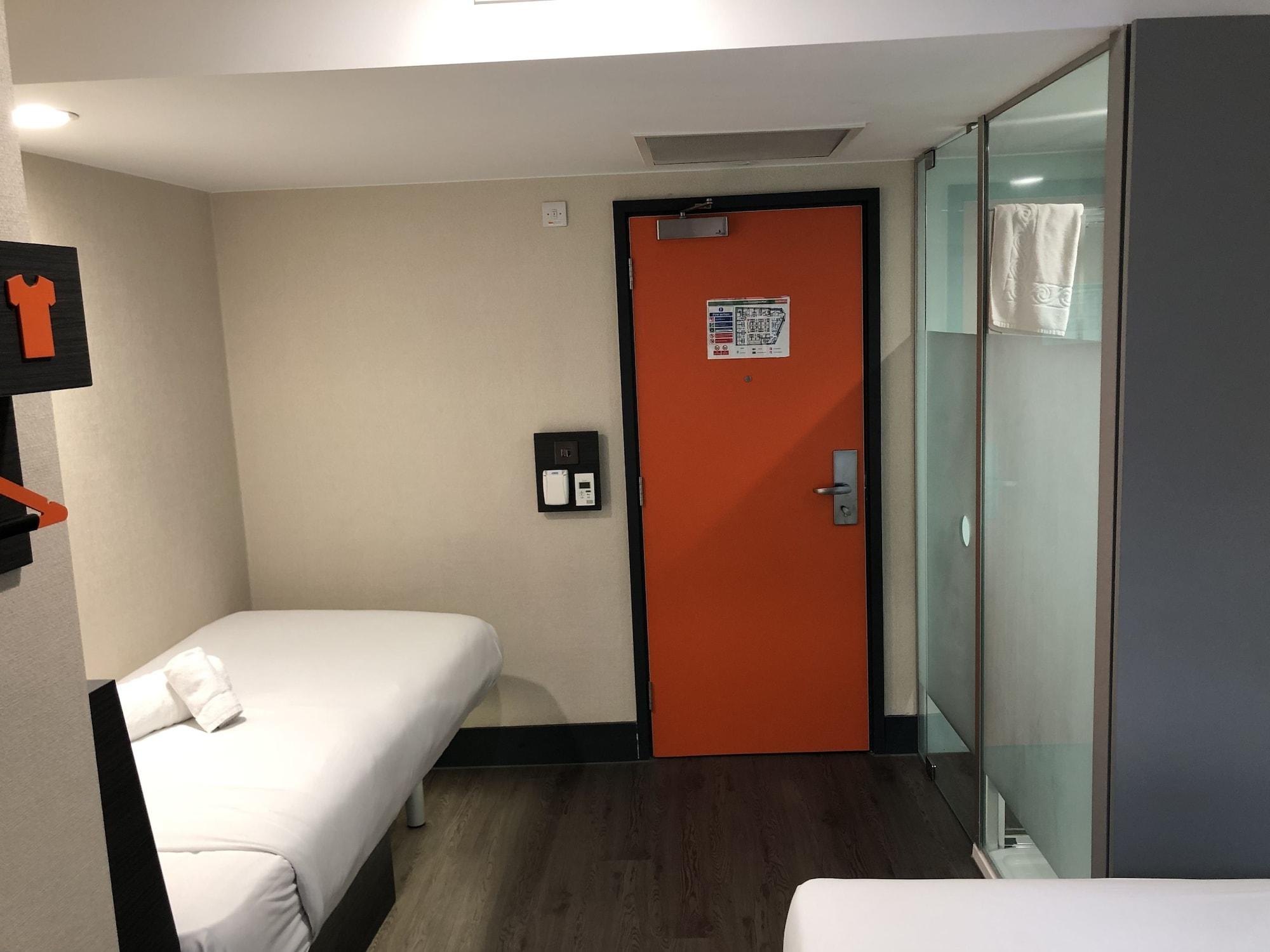 Easyhotel Бирмингам Екстериор снимка