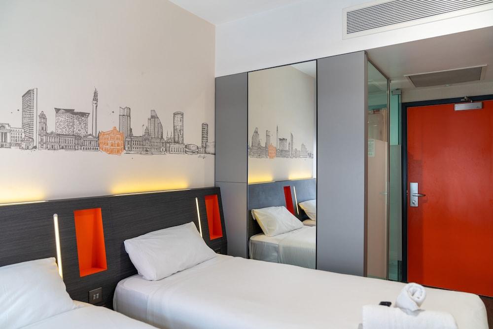 Easyhotel Бирмингам Екстериор снимка