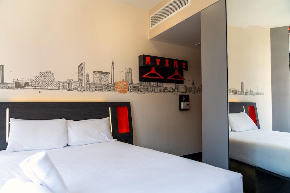 Easyhotel Бирмингам Екстериор снимка