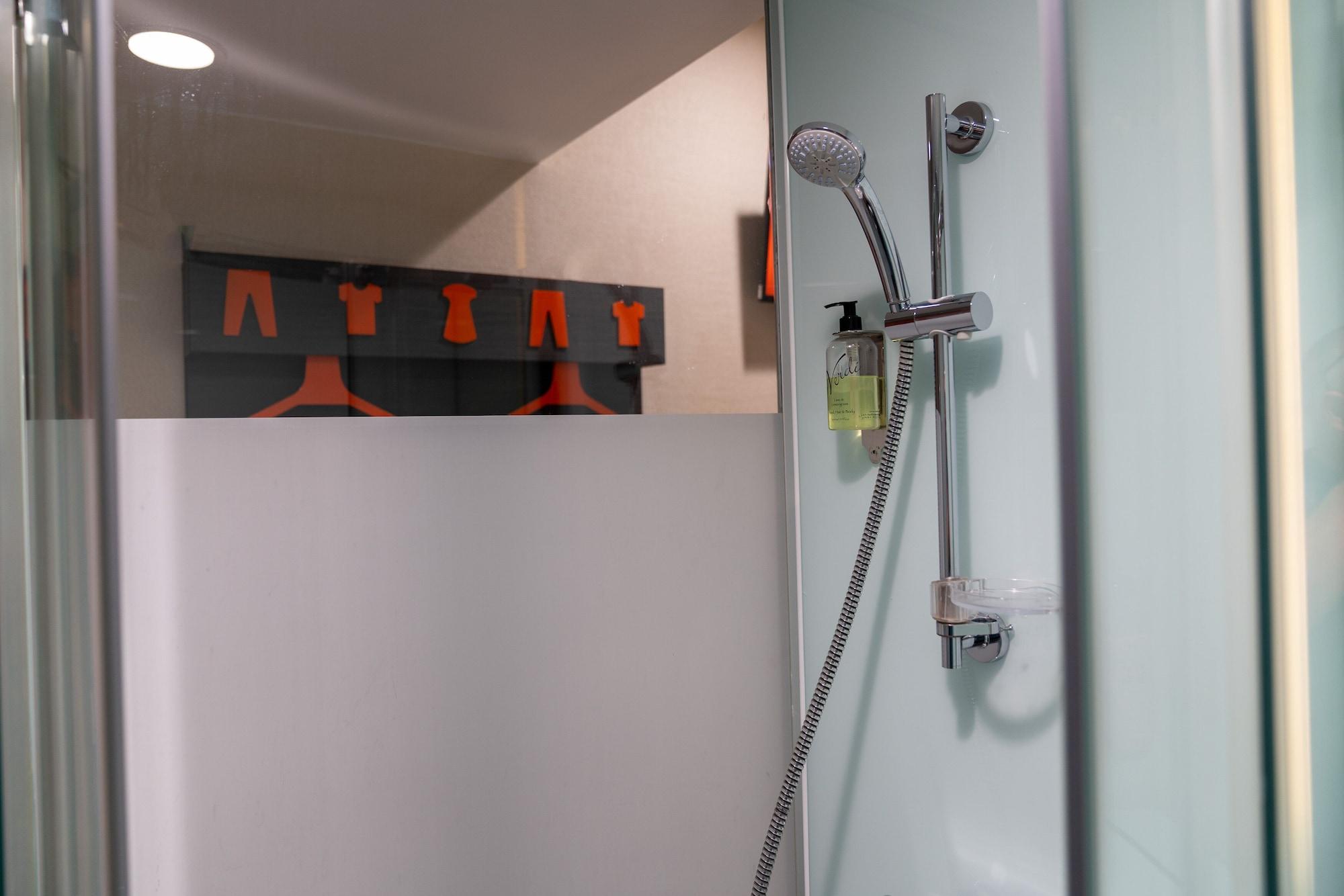 Easyhotel Бирмингам Екстериор снимка
